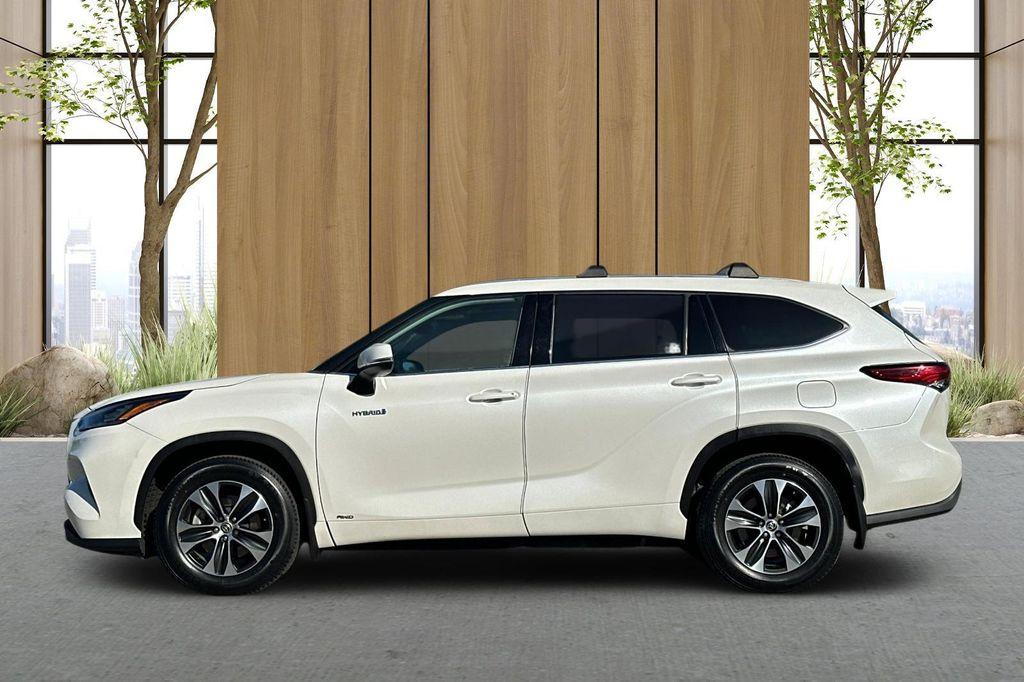 used 2020 Toyota Highlander Hybrid car, priced at $29,495