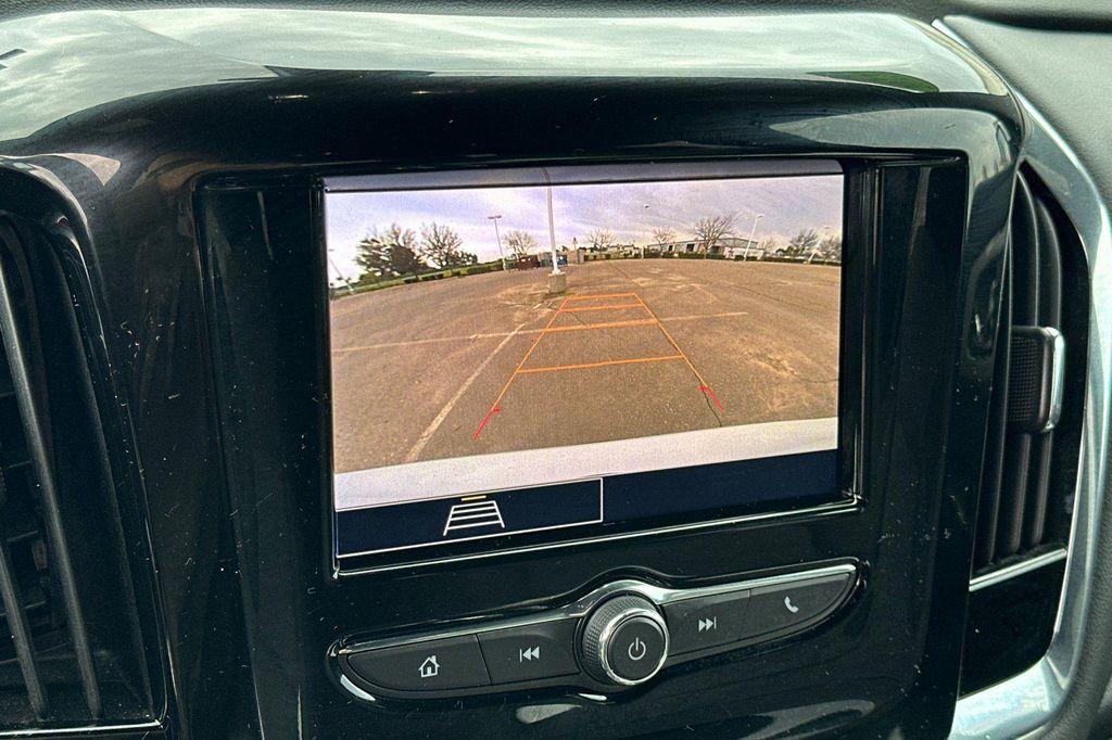 used 2023 Chevrolet Traverse car, priced at $25,942