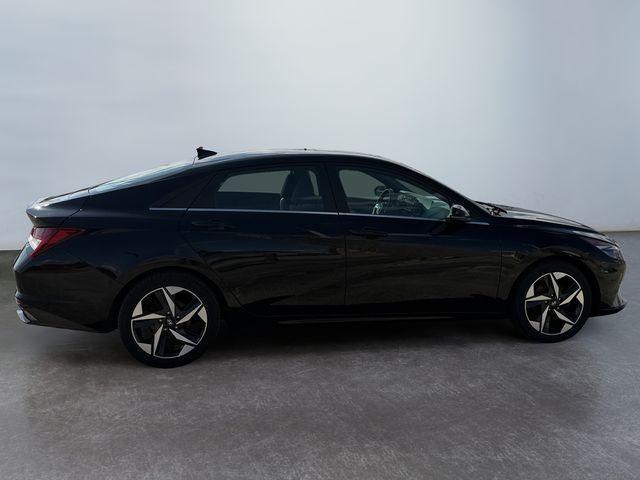 used 2021 Hyundai Elantra car