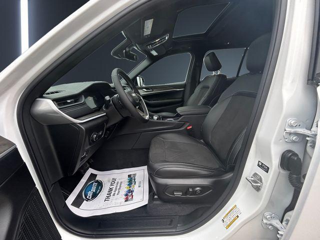 new 2026 Jeep Grand Cherokee car, priced at $45,078