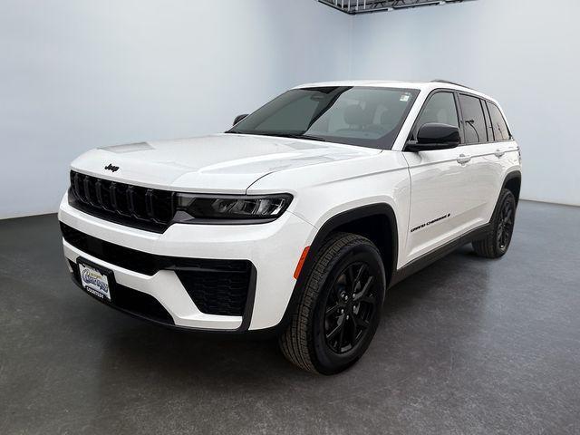 new 2026 Jeep Grand Cherokee car, priced at $45,078