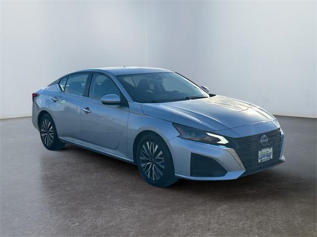 used 2023 Nissan Altima car