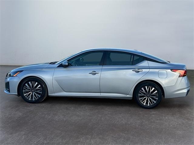used 2023 Nissan Altima car
