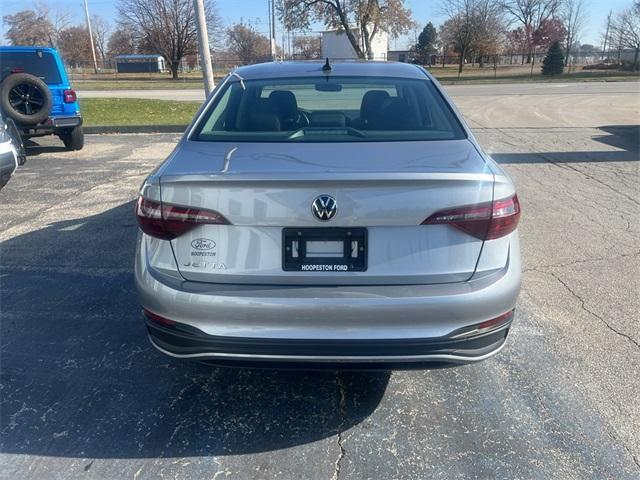 used 2024 Volkswagen Jetta car