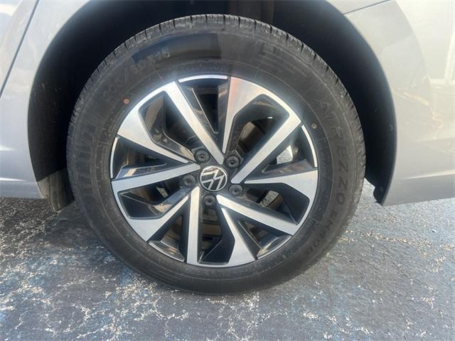 used 2024 Volkswagen Jetta car