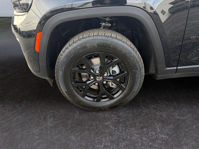 new 2026 Jeep Grand Cherokee car, priced at $44,420