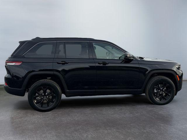 new 2026 Jeep Grand Cherokee car, priced at $44,420