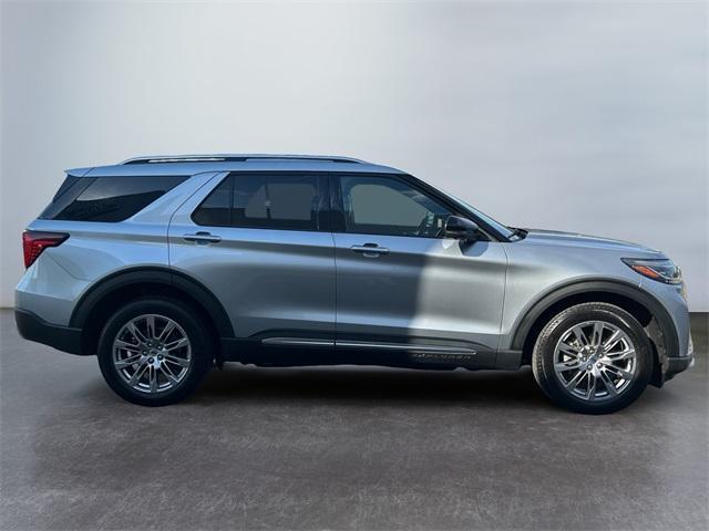 used 2025 Ford Explorer car