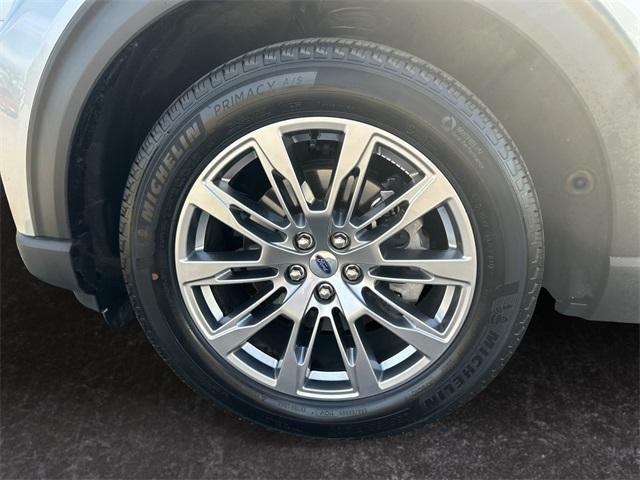 used 2025 Ford Explorer car