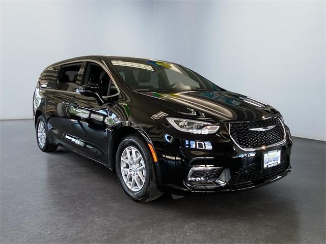new 2026 Chrysler Pacifica car, priced at $42,081