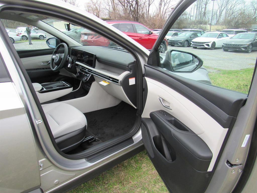 new 2026 Hyundai TUCSON Hybrid car, priced at $34,635