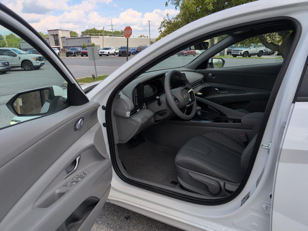 new 2026 Hyundai ELANTRA HEV car, priced at $29,935