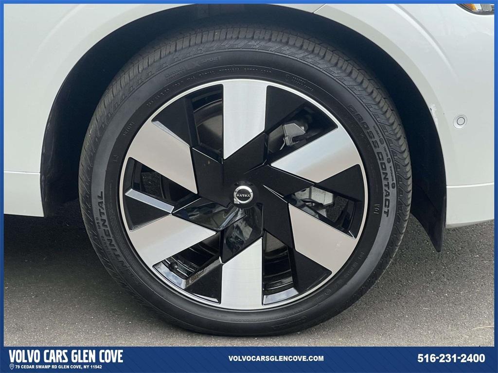 used 2024 Volvo XC60 Recharge Plug-In Hybrid car, priced at $45,595
