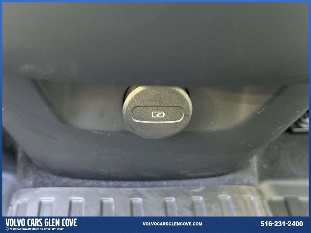 used 2025 Volvo XC90 car, priced at $70,500