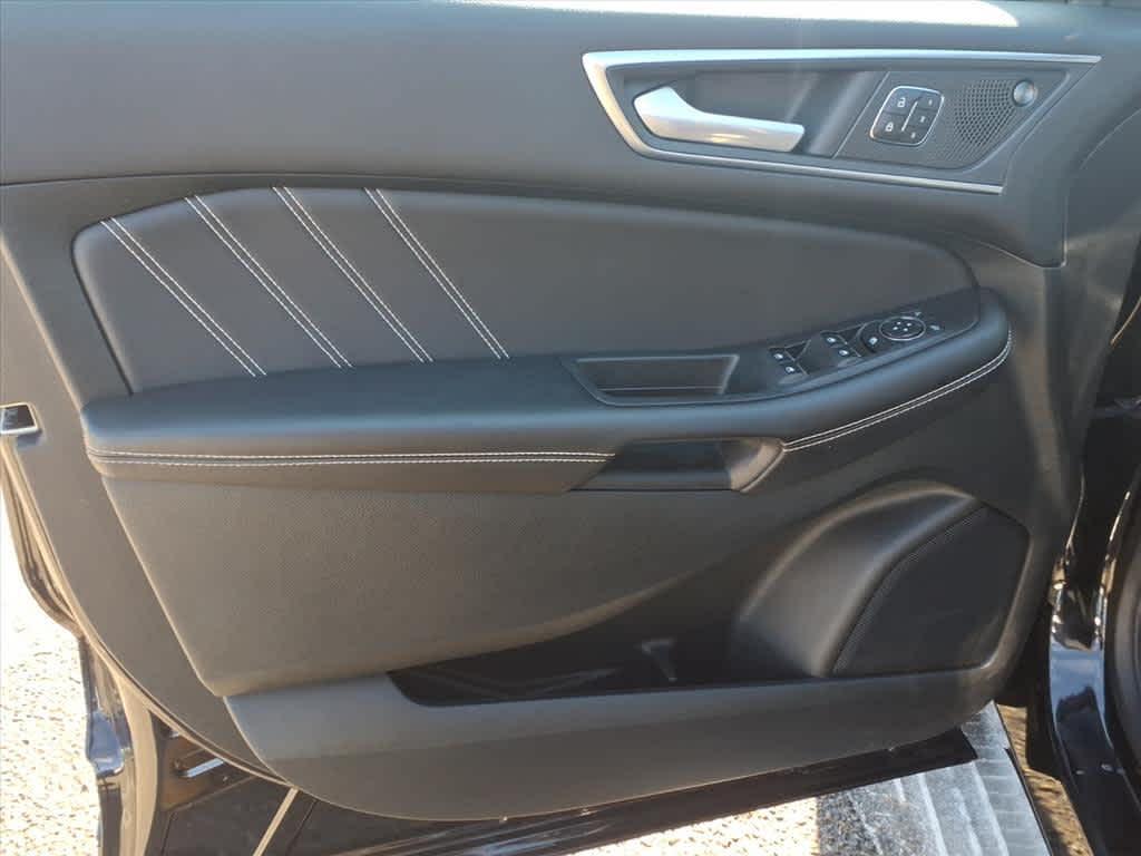 used 2023 Ford Edge car, priced at $33,000