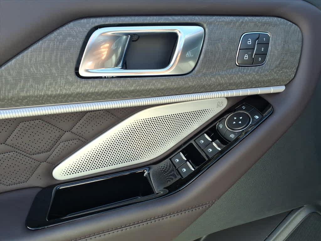 new 2025 Ford Explorer car, priced at $60,086