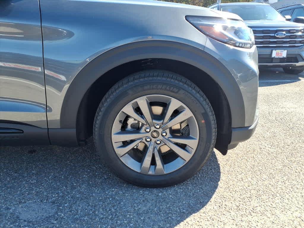 new 2026 Ford Explorer car, priced at $48,529