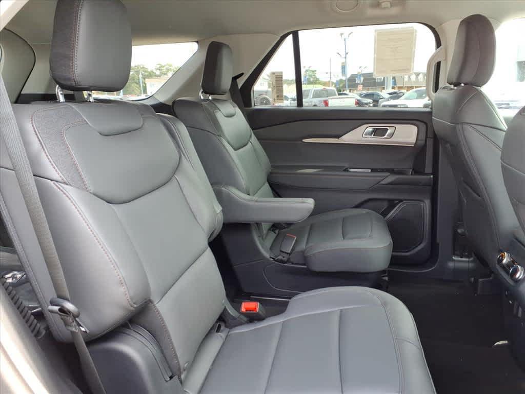new 2025 Ford Explorer car, priced at $46,956