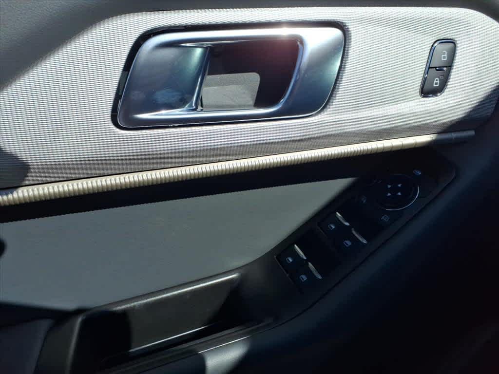 new 2025 Ford Explorer car, priced at $47,618