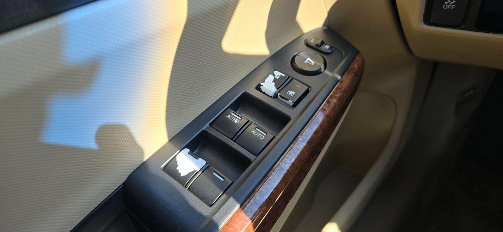 2011 Maroon Honda Accord