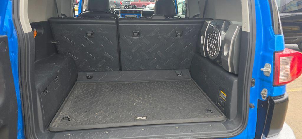 used 2007 Toyota FJ Cruiser car, priced at $13,650