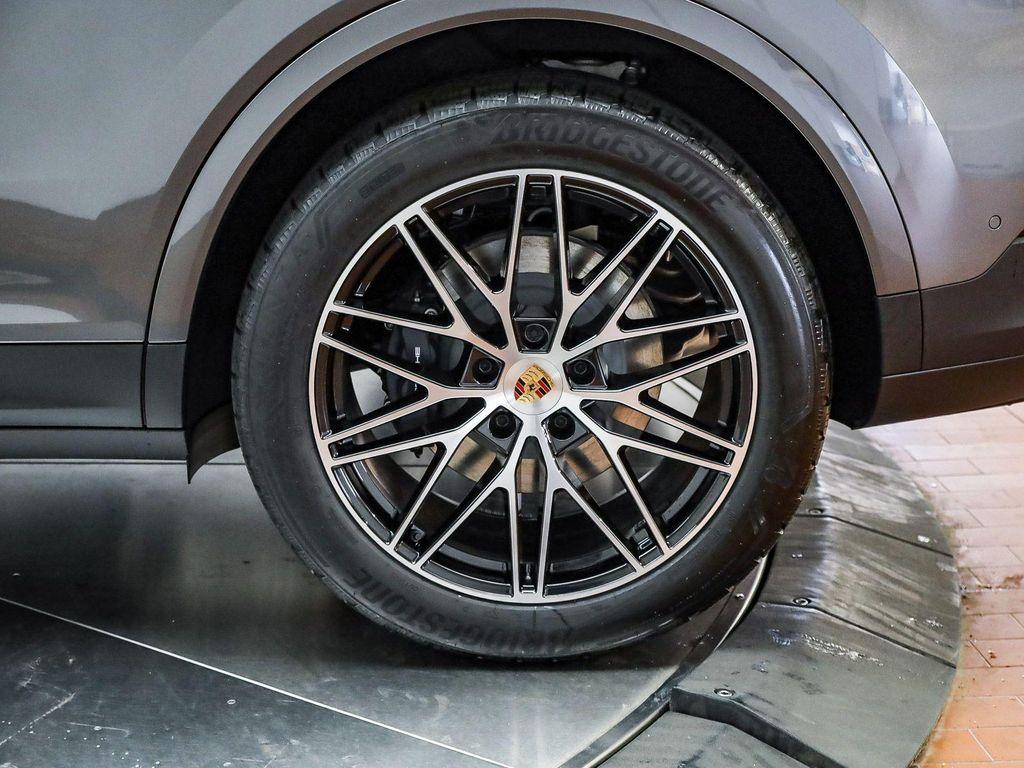used 2025 Porsche Cayenne car, priced at $90,991