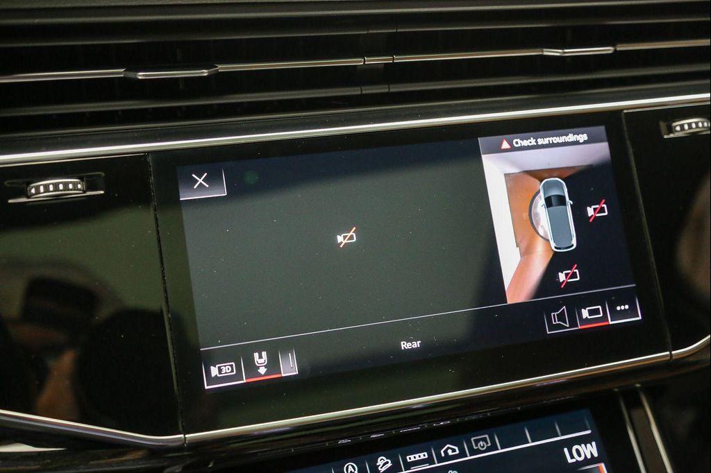 Audi Q7 view 26