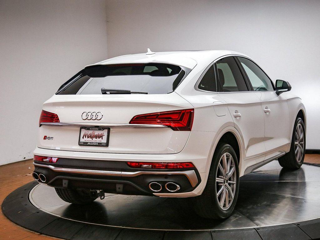 Audi SQ5 view 7