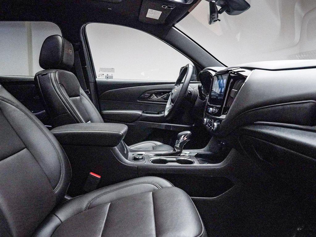 used 2023 Chevrolet Traverse car, priced at $35,991