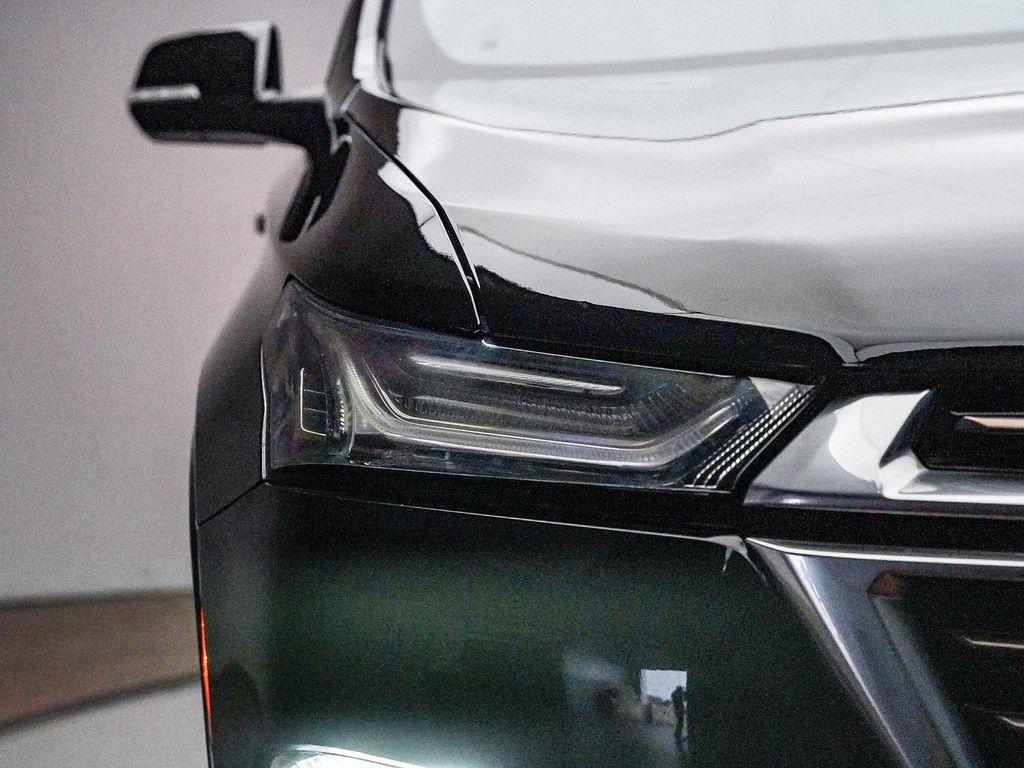 used 2023 Chevrolet Traverse car, priced at $35,991