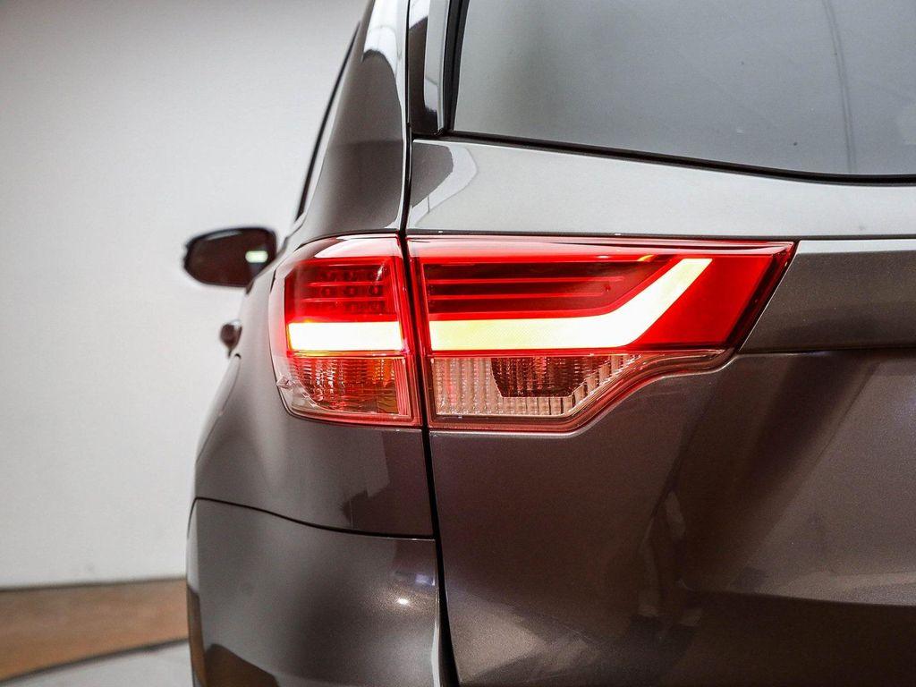 used 2018 Toyota Highlander car, priced at $23,591