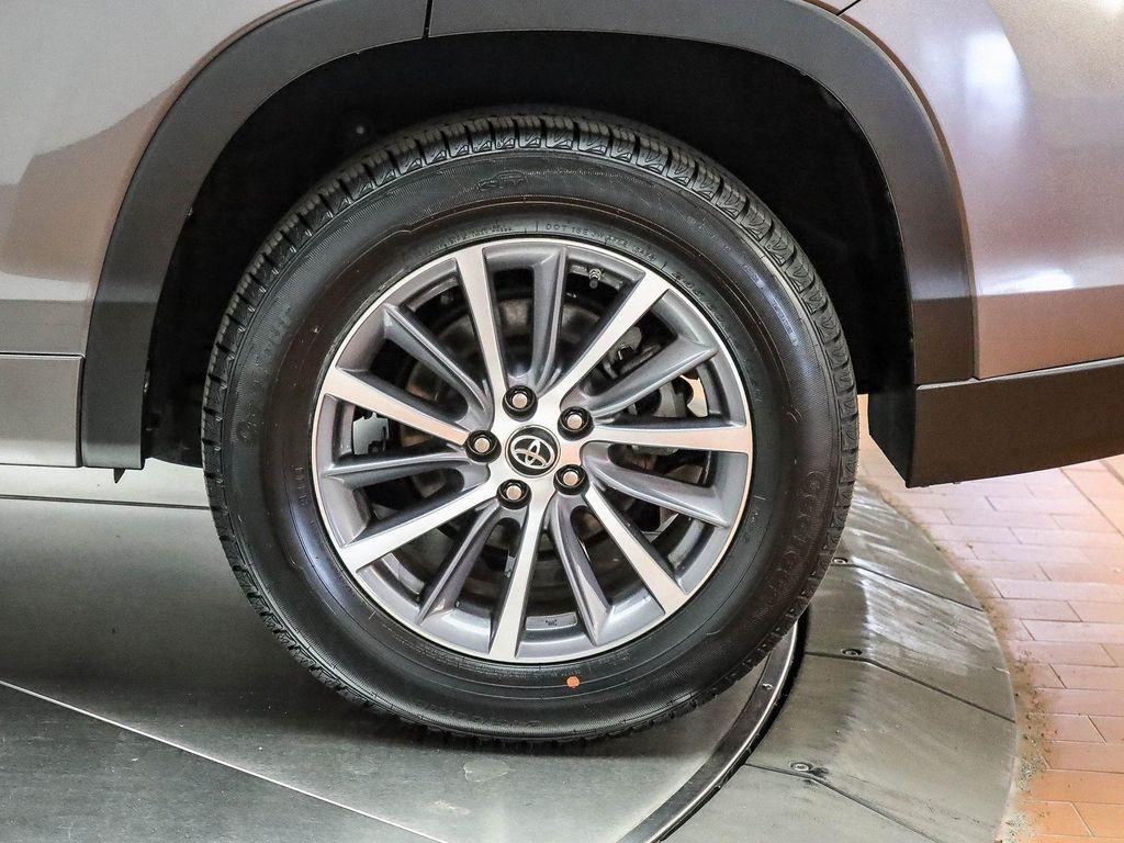 used 2018 Toyota Highlander car, priced at $23,591