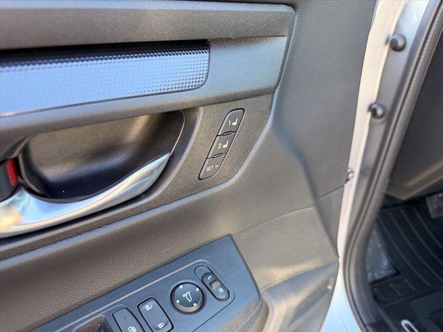 new 2026 Honda CR-V Hybrid car, priced at $41,675