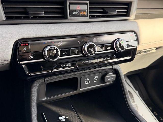 new 2025 Honda Pilot car, priced at $52,995