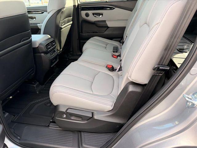 new 2025 Honda Pilot car, priced at $52,995