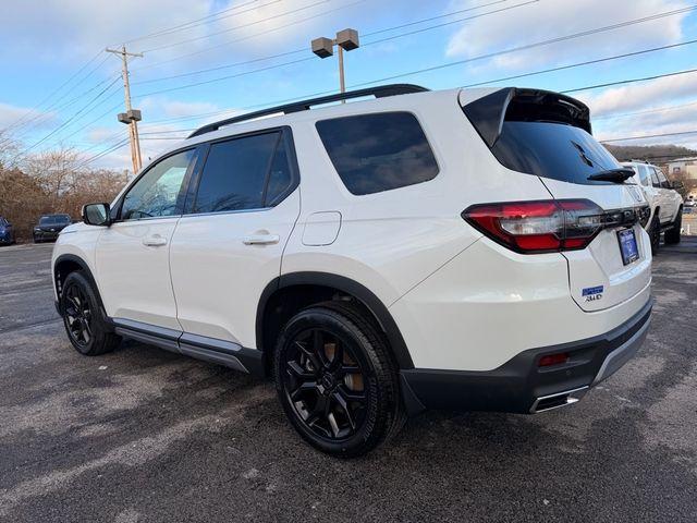 new 2025 Honda Pilot car, priced at $53,750