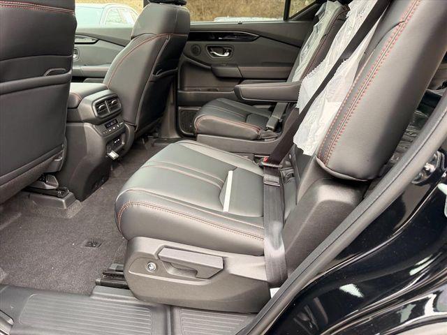 new 2025 Honda Pilot car, priced at $51,375