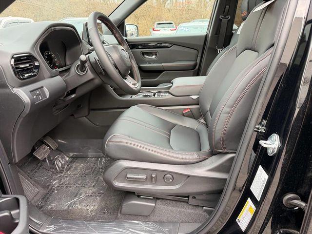 new 2025 Honda Pilot car, priced at $51,375
