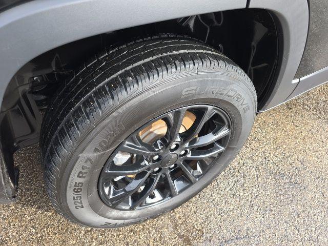 used 2023 Jeep Cherokee car, priced at $19,749