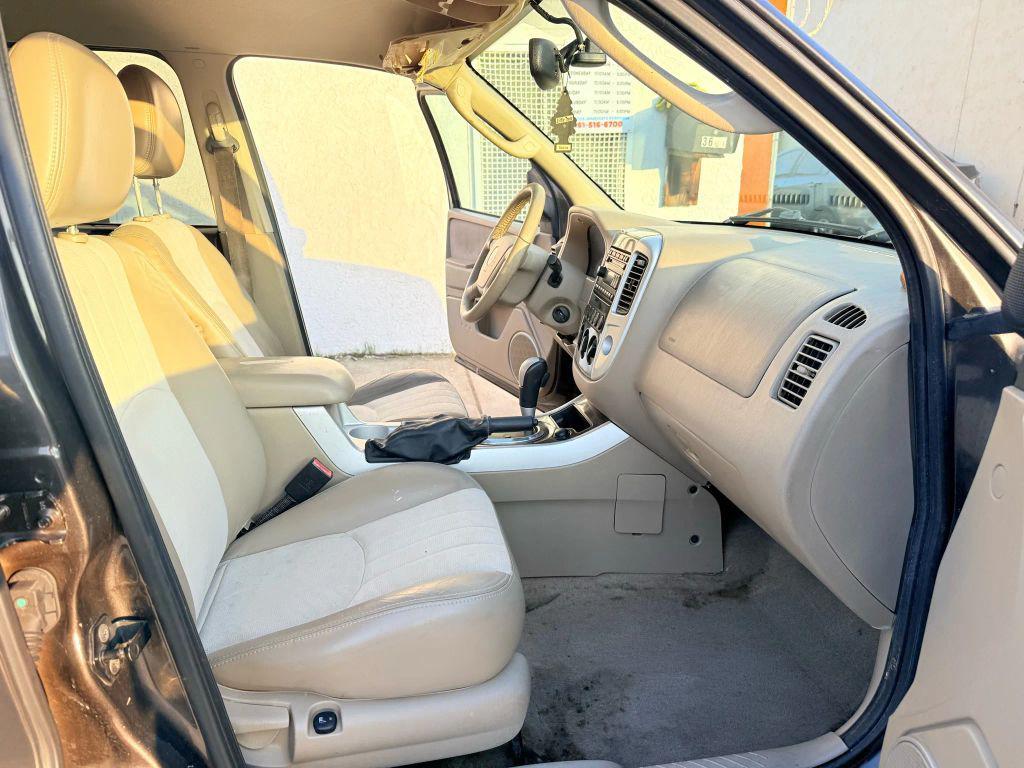 used 2005 Mercury Mariner car, priced at $3,500