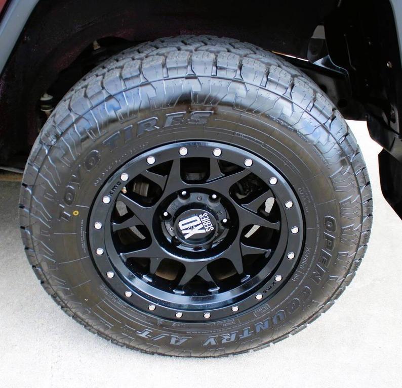 used 2007 Toyota FJ Cruiser car, priced at $22,995