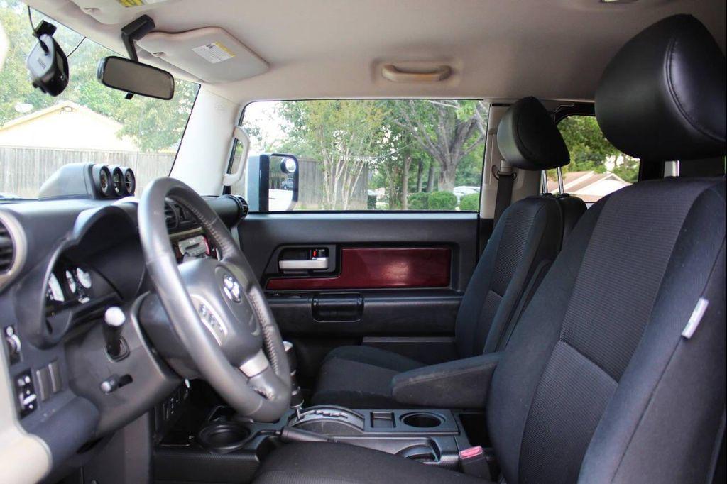 used 2007 Toyota FJ Cruiser car, priced at $22,995