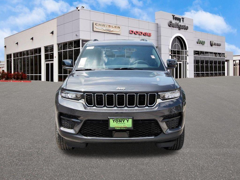 new 2025 Jeep Grand Cherokee car, priced at $33,995
