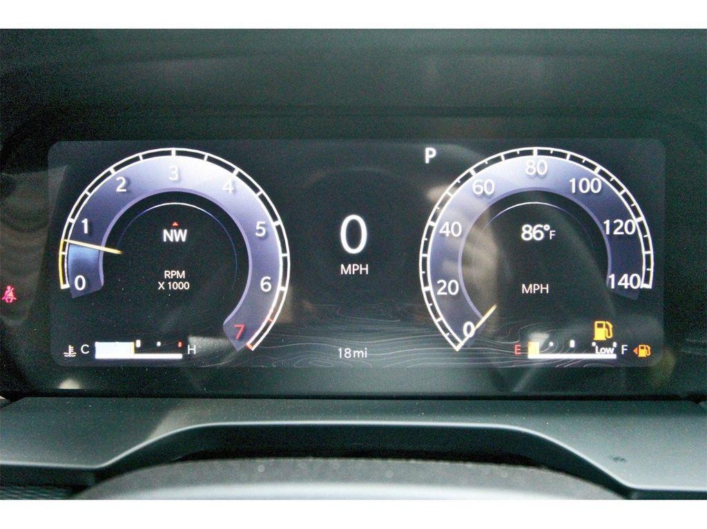 new 2025 Jeep Grand Cherokee car, priced at $33,995