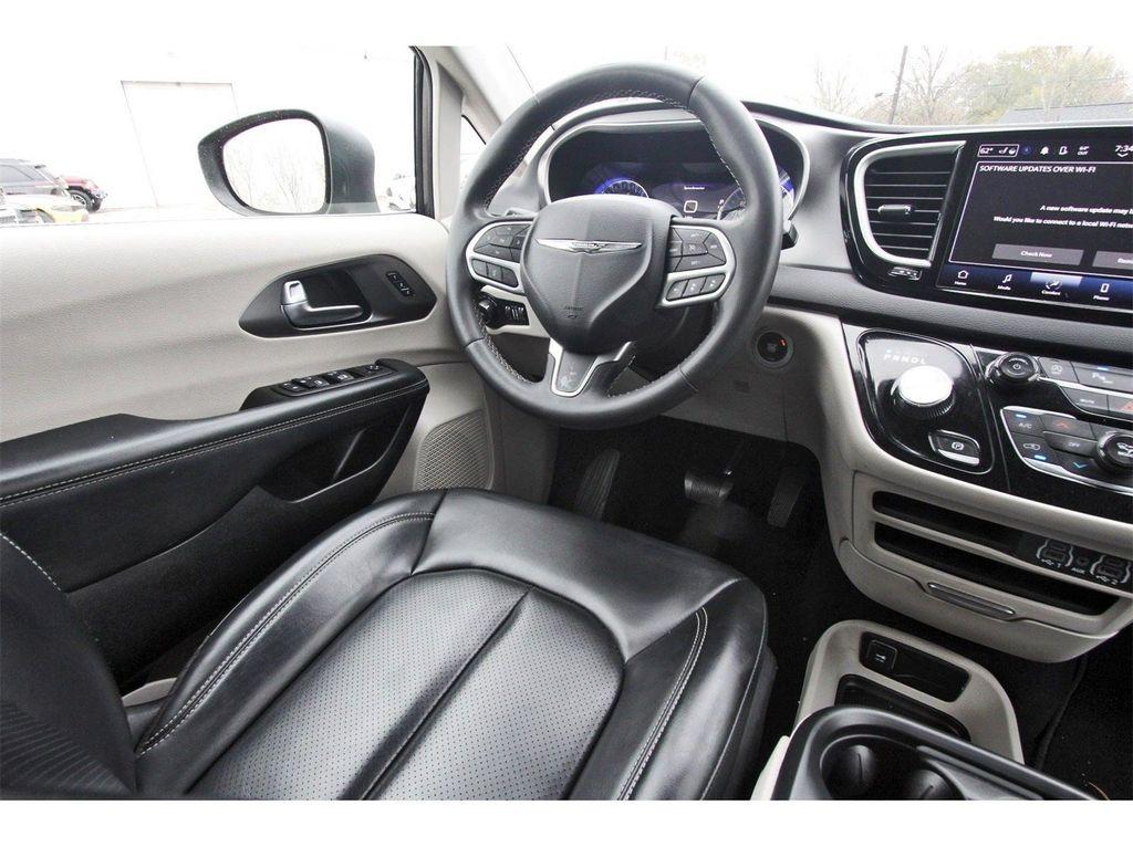 used 2023 Chrysler Pacifica car, priced at $24,995