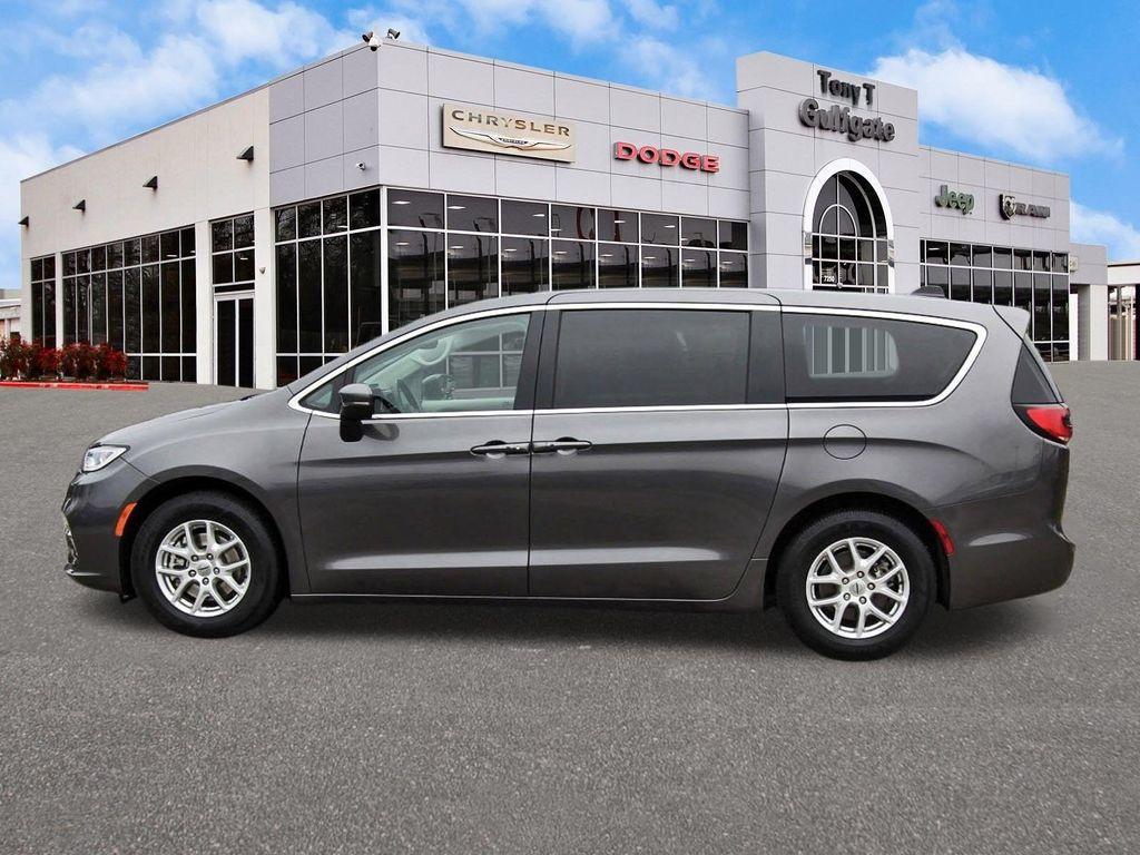 used 2023 Chrysler Pacifica car, priced at $24,995