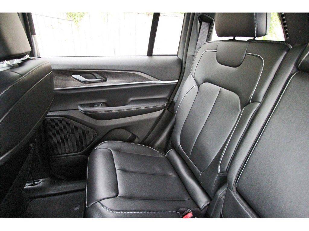 new 2024 Jeep Grand Cherokee car, priced at $40,995