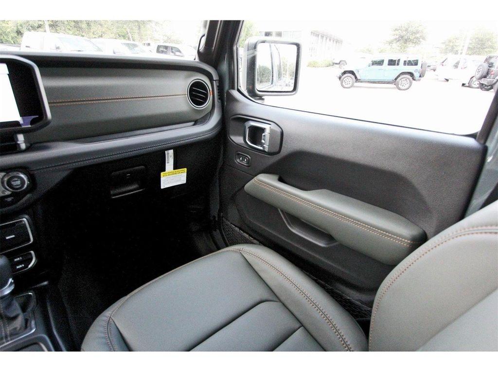 new 2025 Jeep Gladiator car, priced at $51,497