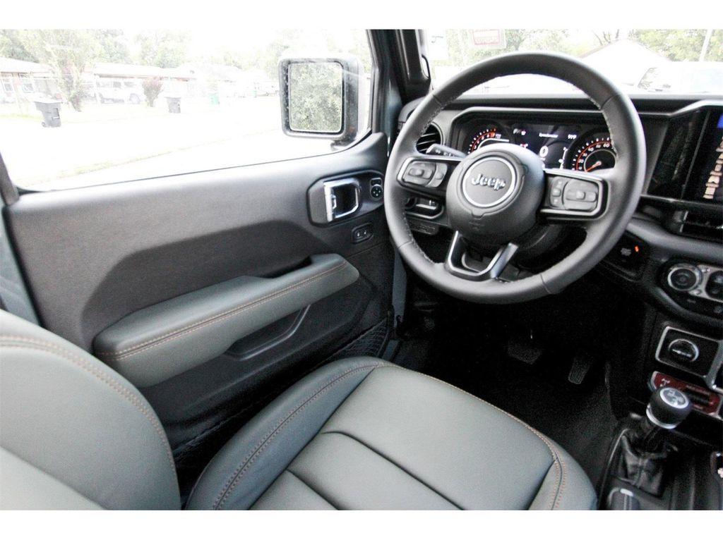 new 2025 Jeep Gladiator car, priced at $52,497