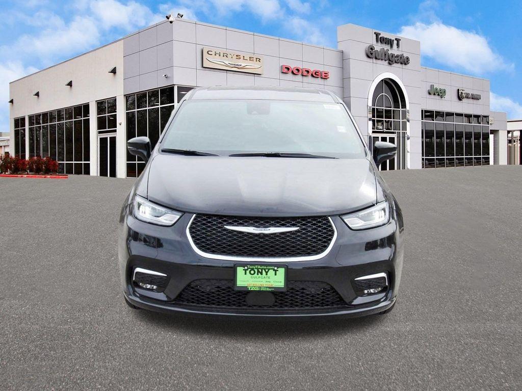 new 2026 Chrysler Pacifica car, priced at $39,845